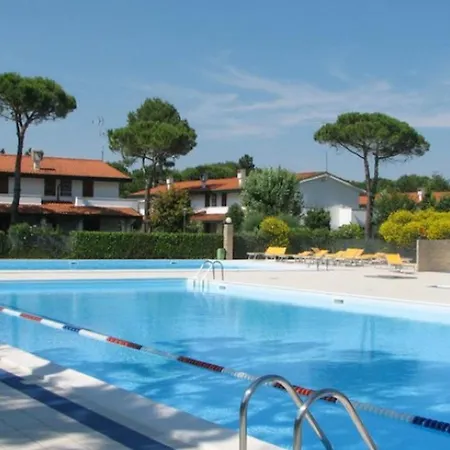 Comfortable Flat With Private Garden Bibione
