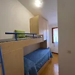 Lägenhet Comfortable Flat With Private Garden *