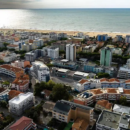 Appartement Comfortable Flat With Private Garden Bibione