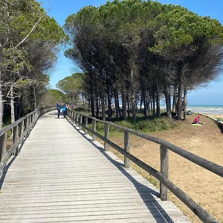 Appartement Comfortable Flat With Private Garden Bibione