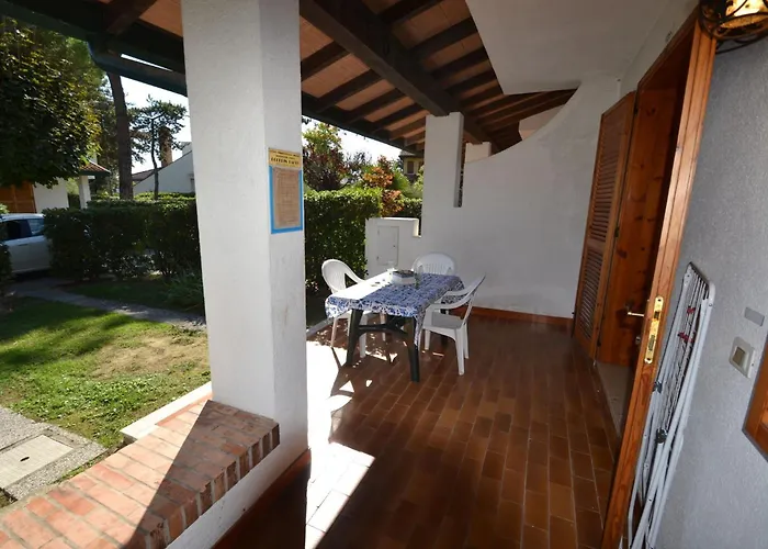 Comfortable Flat With Private Garden 아파트 비비오네